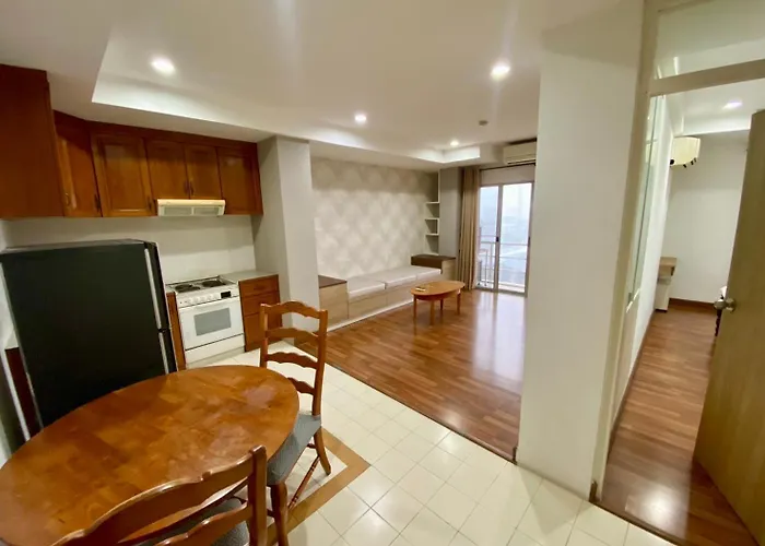 ศรีย่าน เรสซิเดนซ์ Sriyan Apartment *