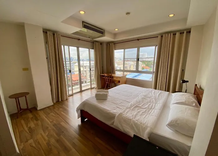 ศรีย่าน เรสซิเดนซ์ Sriyan Apartment *